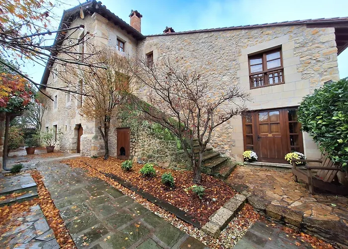 Apartamentos Palacion De Santillana